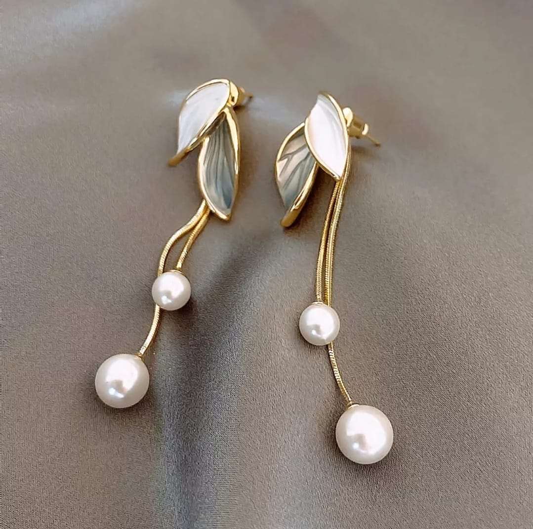 New Leaf Style Pearl Tassel Fashion Earring