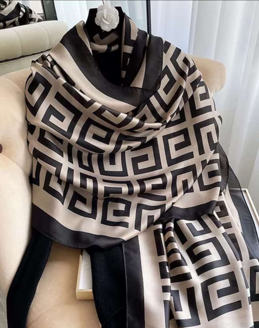 Thin Gorgeous Design Luxury Scarf